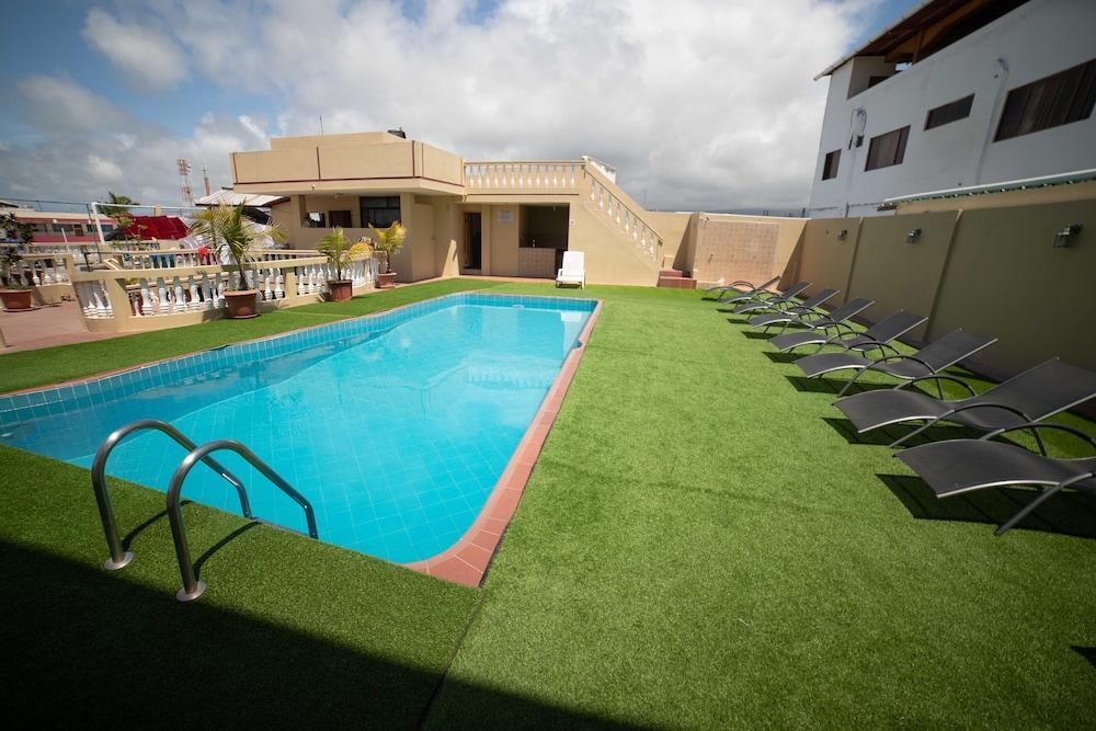 Hotel Red Booby Puerto Ayora  Buitenkant foto