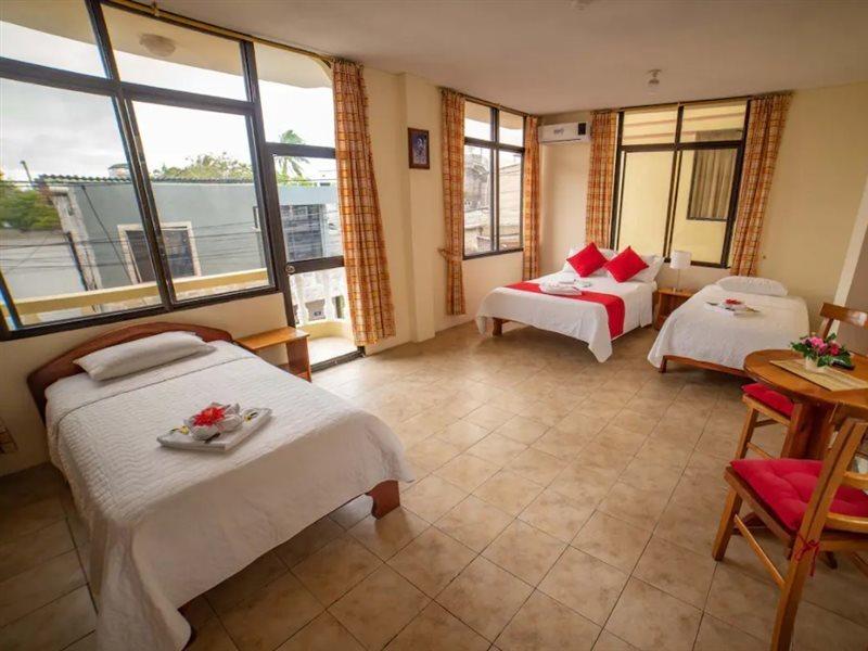 Hotel Red Booby Puerto Ayora  Buitenkant foto