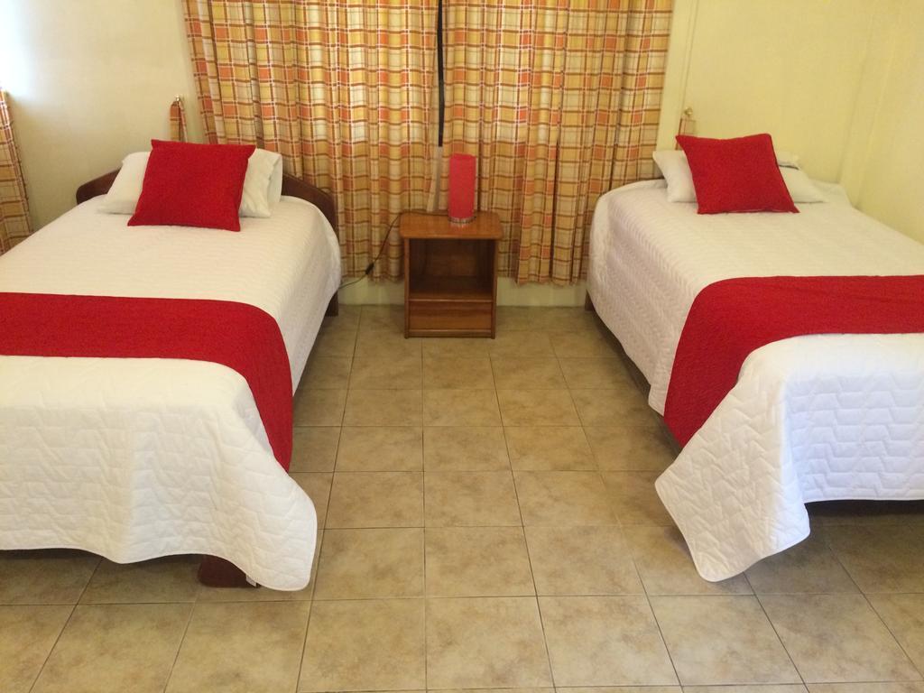 Hotel Red Booby Puerto Ayora  Buitenkant foto
