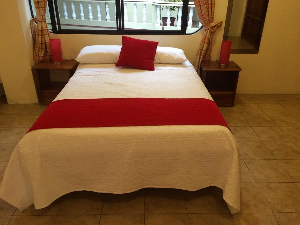 Hotel Red Booby Puerto Ayora  Buitenkant foto