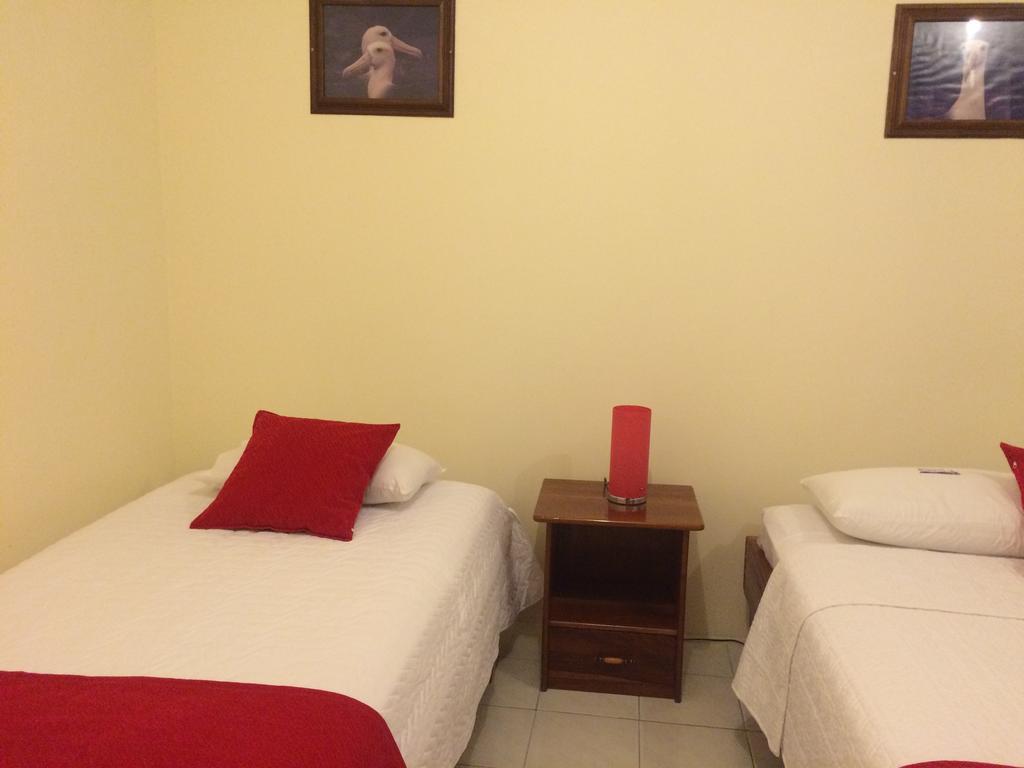Hotel Red Booby Puerto Ayora  Kamer foto